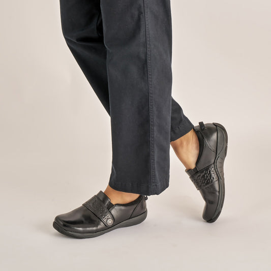 Sallie Black Waxy Burnished