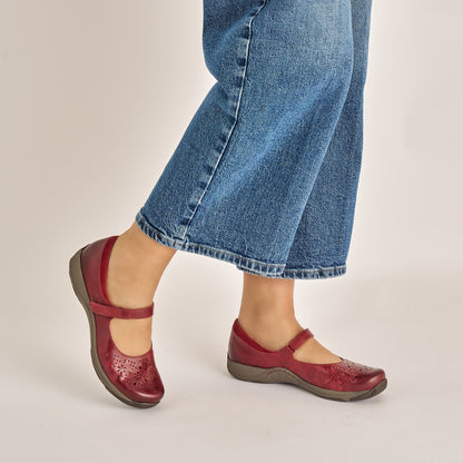 Stacy Wide Red Waxy Burnished